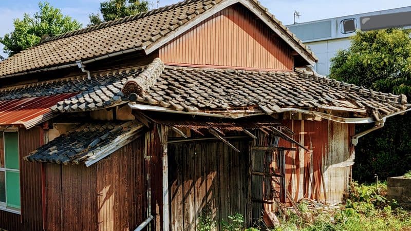 空き家となった古い木造住宅